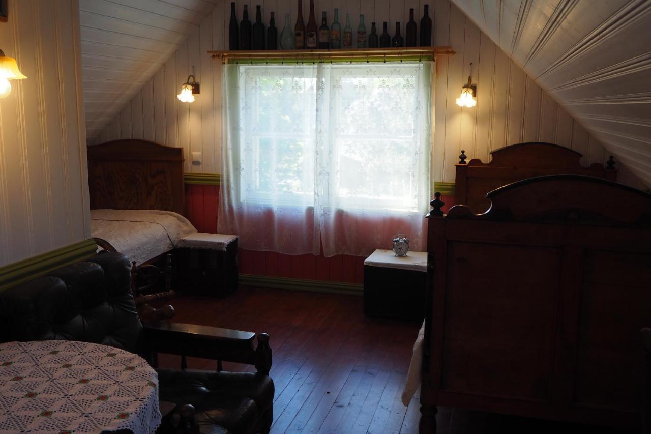 Leesi Puhkemaja Guest House ภายนอก รูปภาพ
