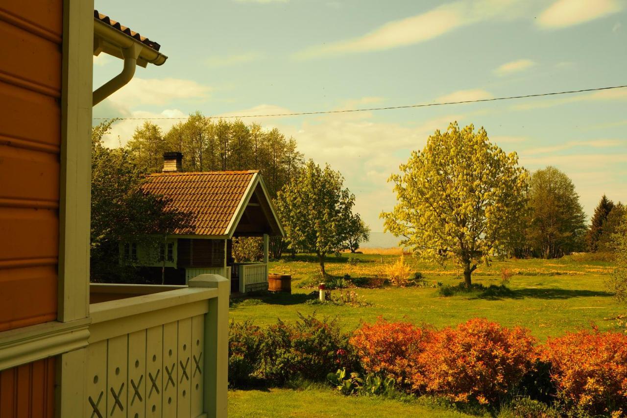 Leesi Puhkemaja Guest House ภายนอก รูปภาพ
