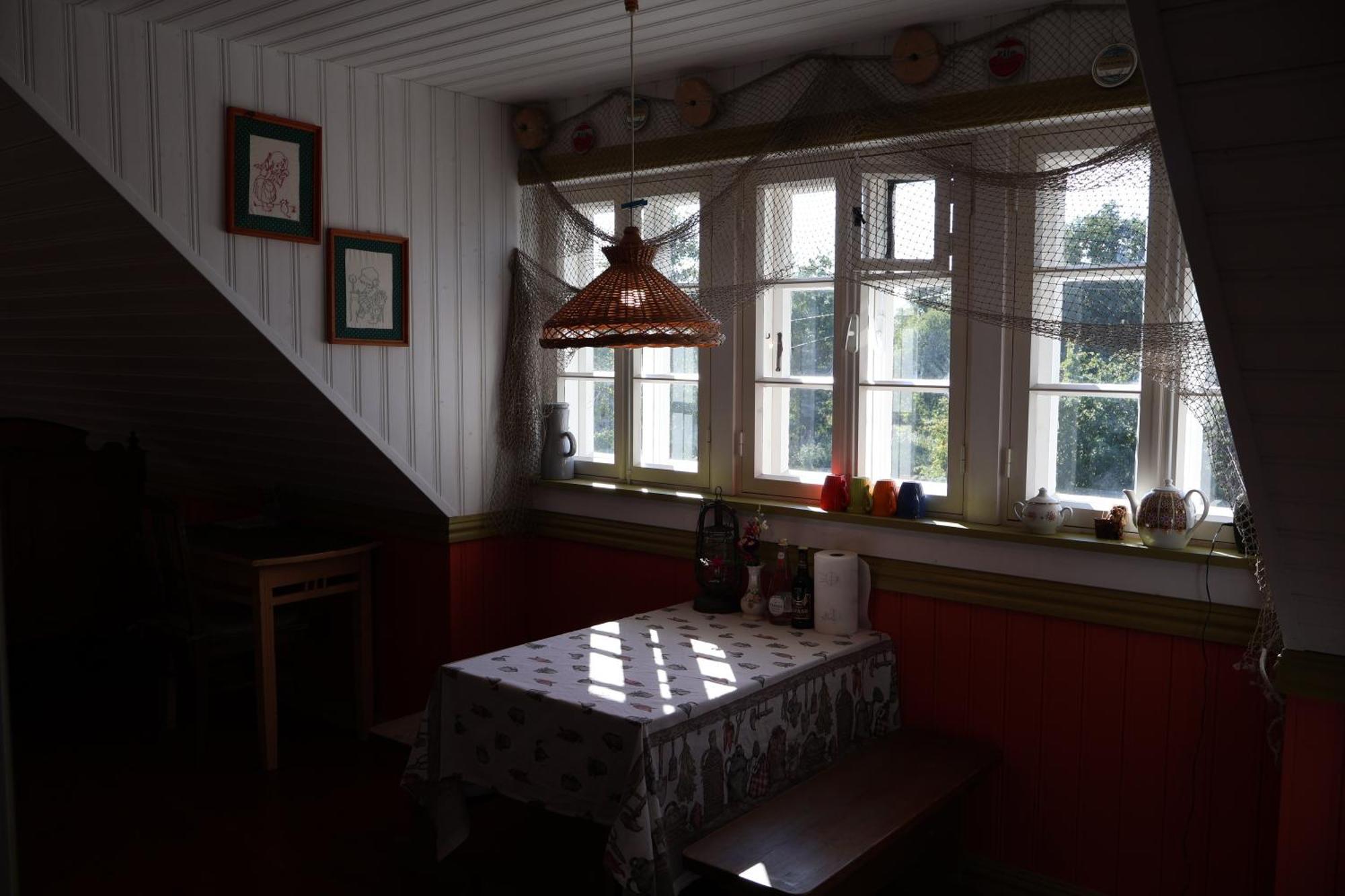 Leesi Puhkemaja Guest House ภายนอก รูปภาพ