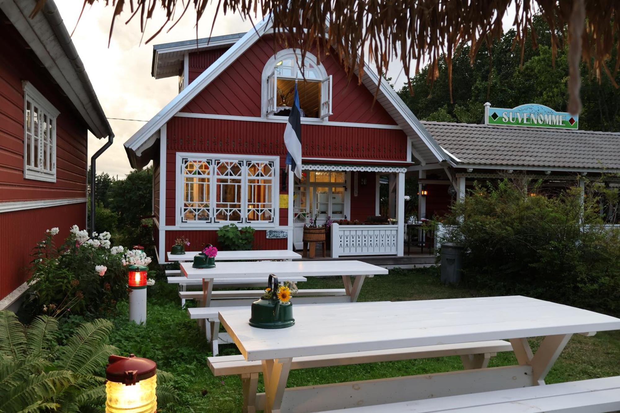 Leesi Puhkemaja Guest House ภายนอก รูปภาพ