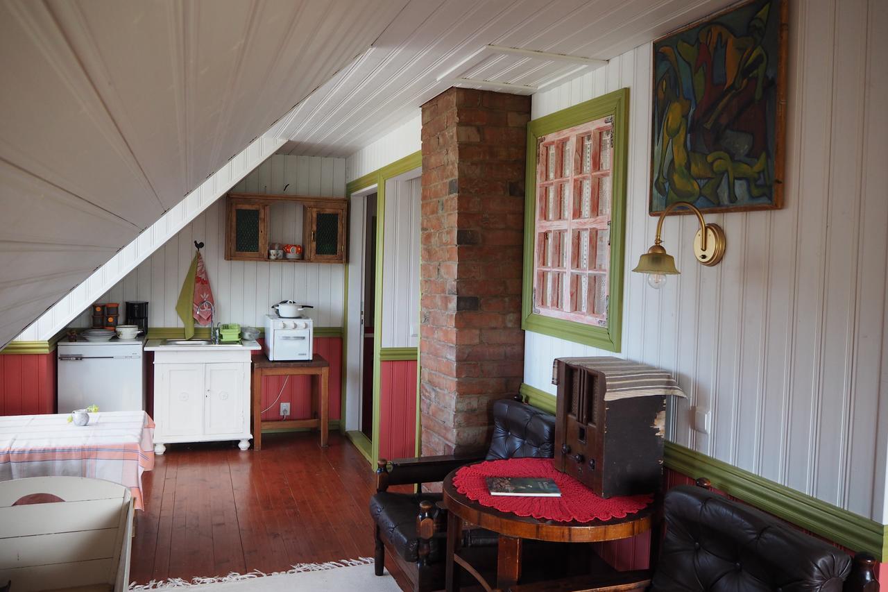 Leesi Puhkemaja Guest House ภายนอก รูปภาพ